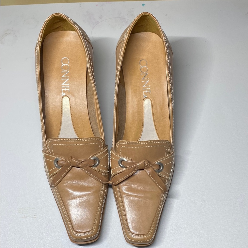 Connie Tan Leather Loafers with Square Toe and Bow